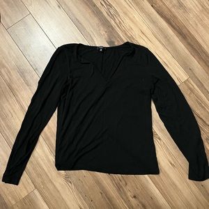 Dynamite long sleeve black v-neck tee
